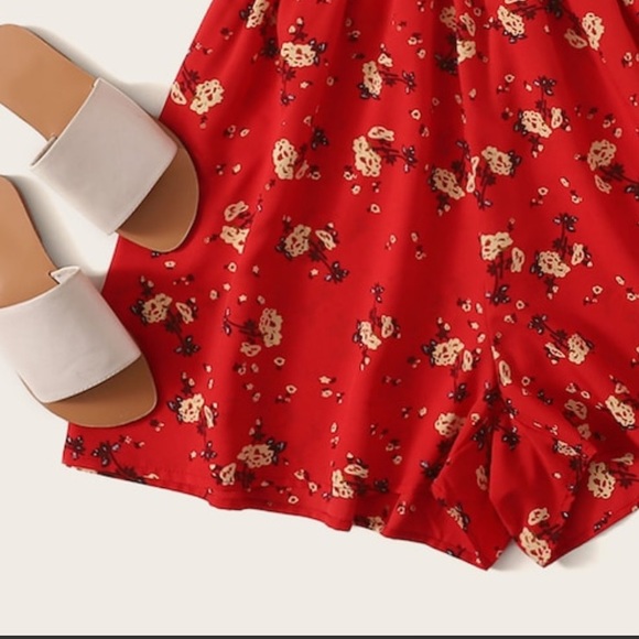 ❤️RESERVED🆕SABRINA SASSY RED FLORAL ROMPER❤️NWT❤️ - Picture 3 of 8